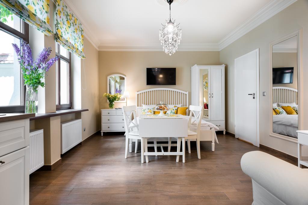 P&J Luxury Apartments คราคูฟ ภายนอก รูปภาพ