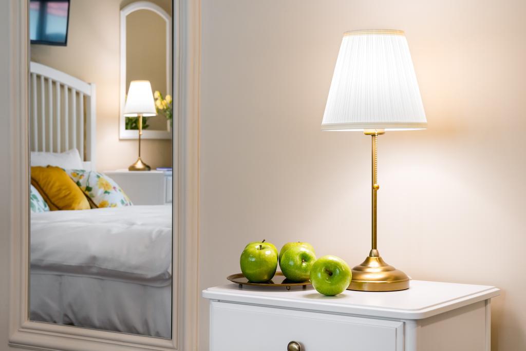 P&J Luxury Apartments คราคูฟ ภายนอก รูปภาพ