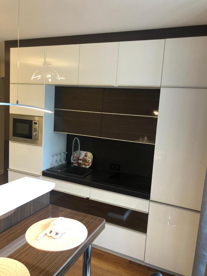 P&J Luxury Apartments คราคูฟ ภายนอก รูปภาพ