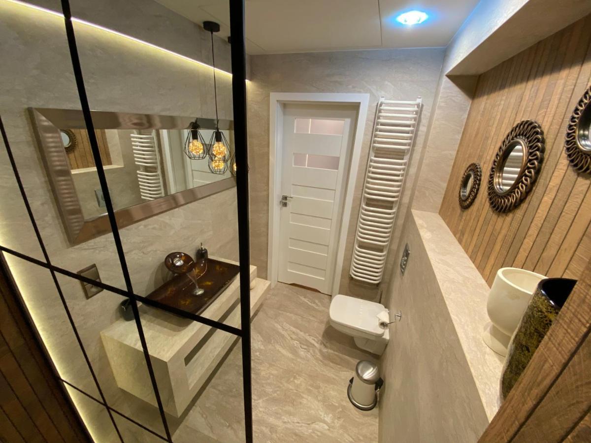 P&J Luxury Apartments คราคูฟ ภายนอก รูปภาพ