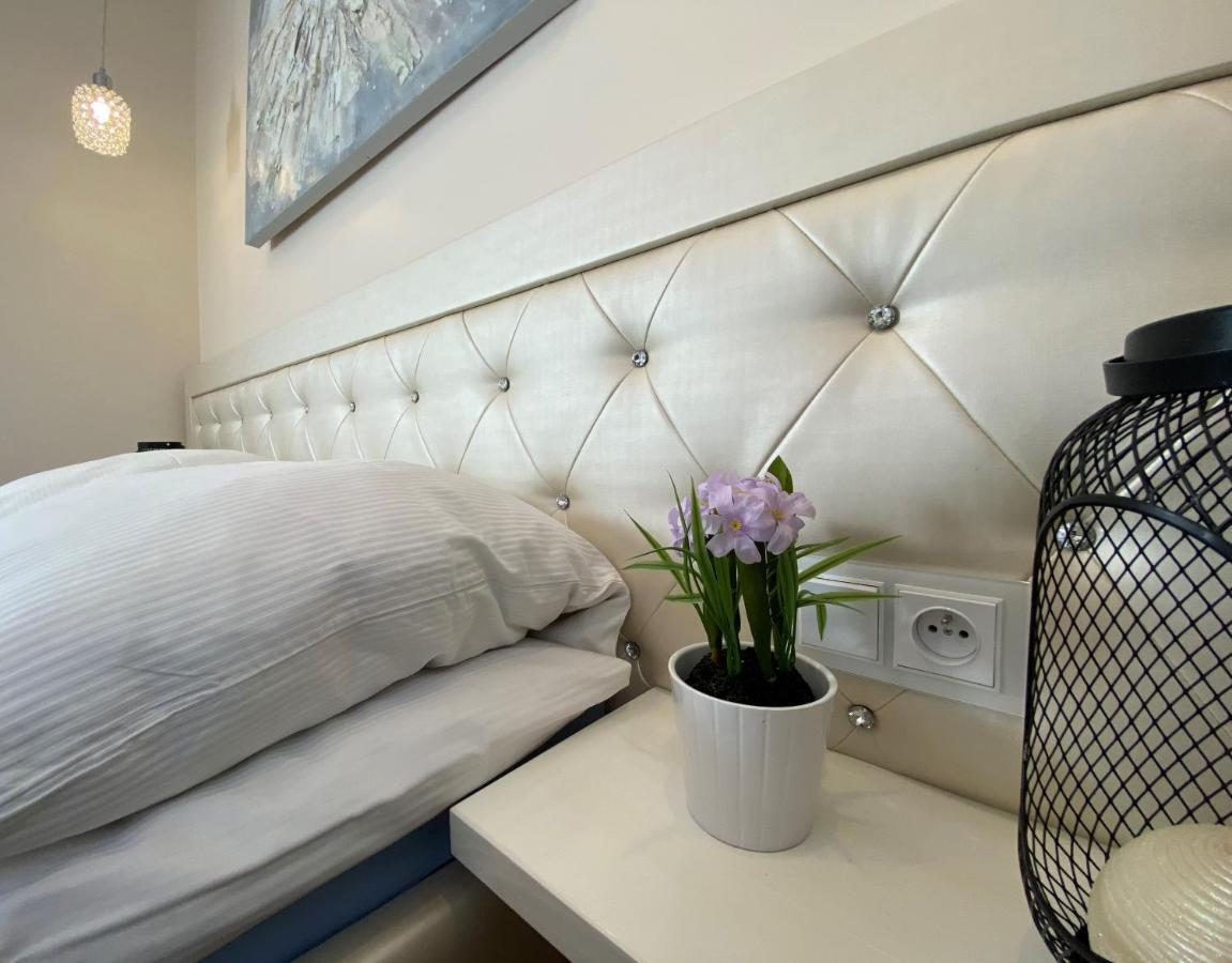 P&J Luxury Apartments คราคูฟ ภายนอก รูปภาพ