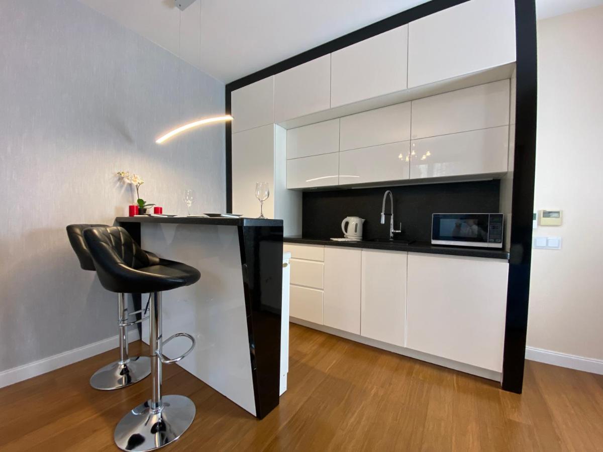 P&J Luxury Apartments คราคูฟ ภายนอก รูปภาพ