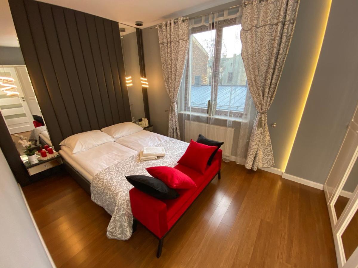 P&J Luxury Apartments คราคูฟ ภายนอก รูปภาพ