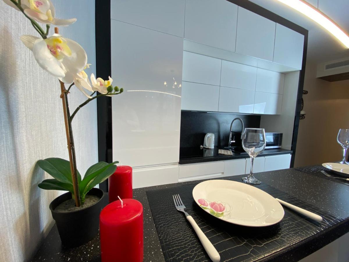 P&J Luxury Apartments คราคูฟ ภายนอก รูปภาพ